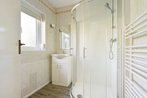 Shower room- click for photo gallery